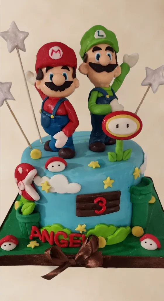 Tarta Mario Bross, decorada con fondant